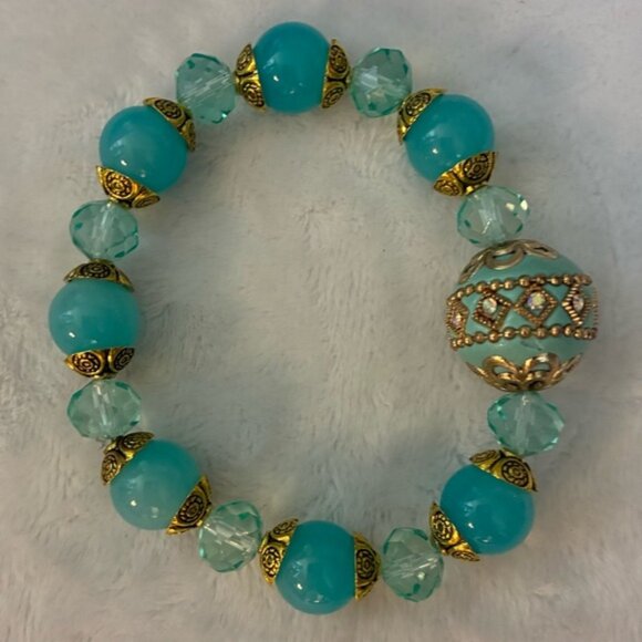 BEAUTIFUL AQUA BLUE GLASS HANDMADE STRING BRACELET - Picture 1 of 4